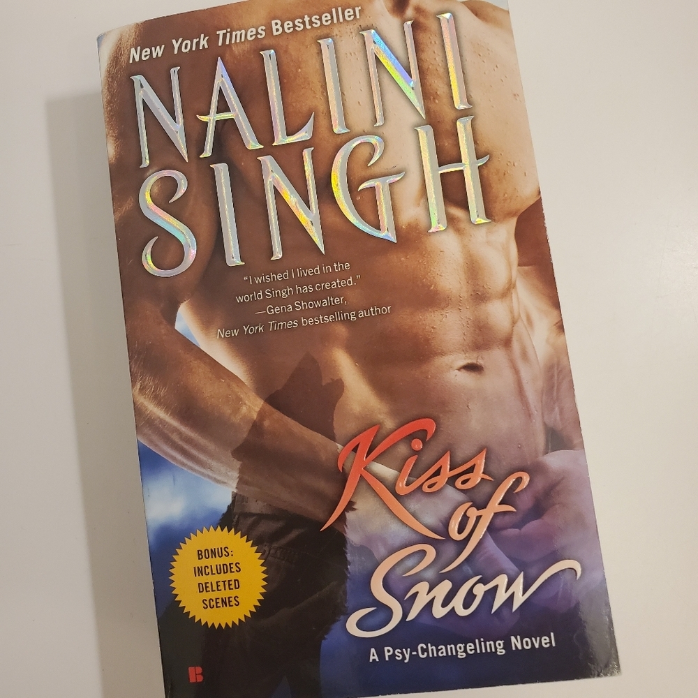 Nalini Singh: "Kiss Of Snow" Book